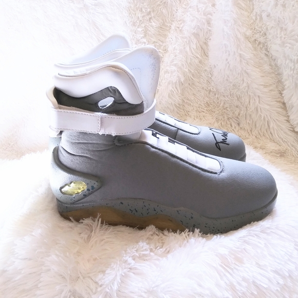 Michael J. Fox Autographed Back to the Future 2 Shoes - Picture 4 of 8
